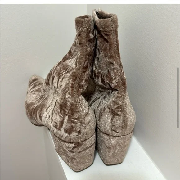 Rachel Comey Zaha Stretch Velvet Boots SIZE 8 - Picture 2 of 4